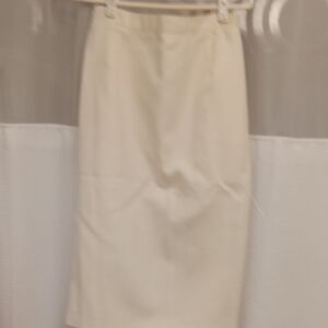 Chic Cream Pencil Skirt
